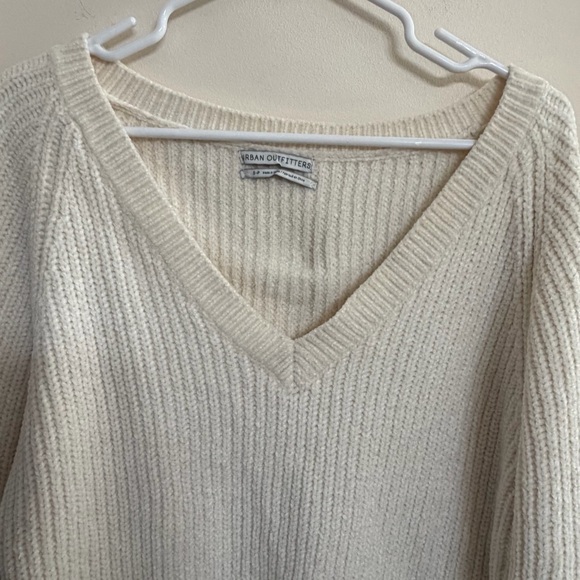 Urban Outfitters Ivory V-Neck Sweater - Picture 3 of 5
